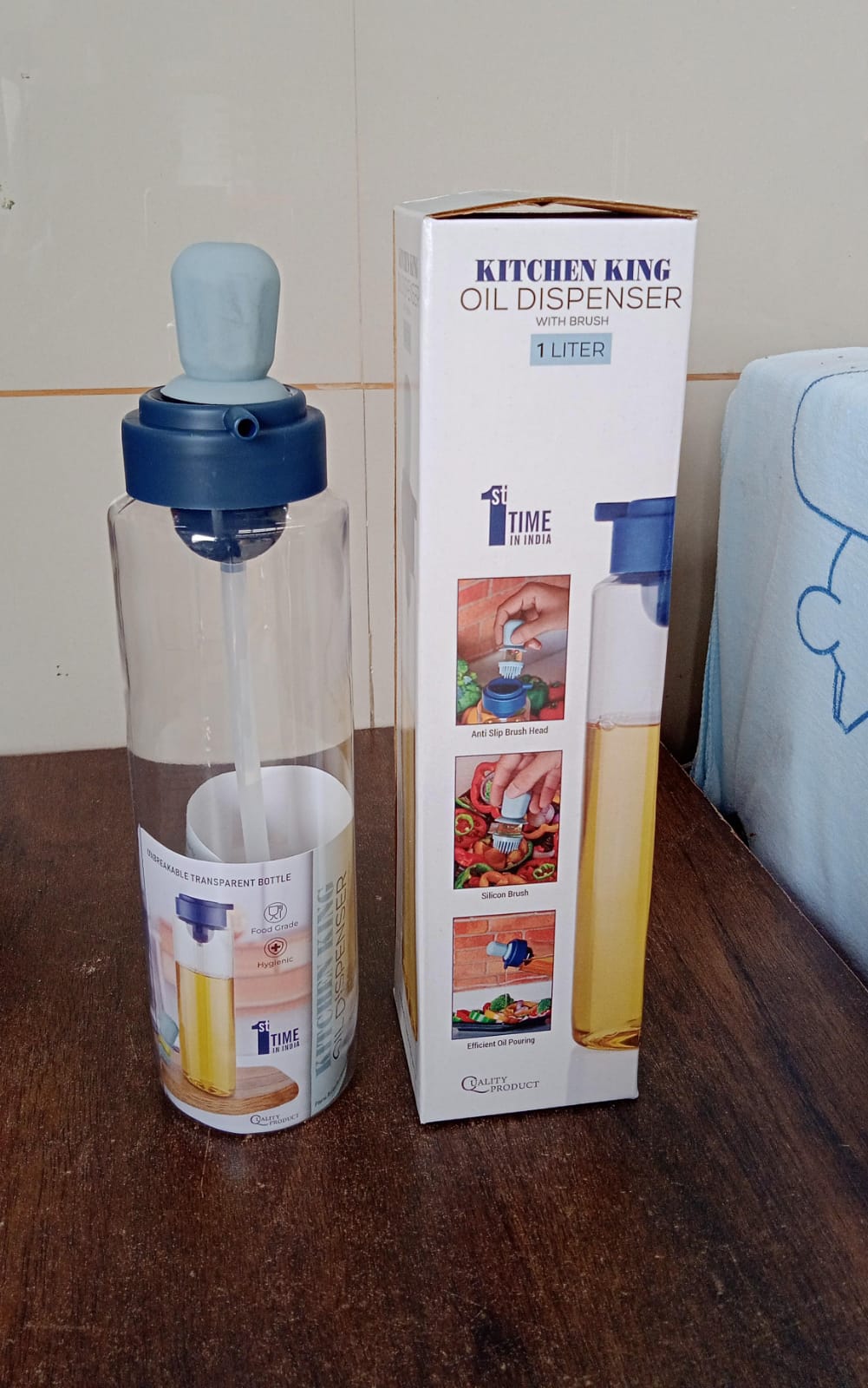 2 in 1 Transparent oilar dispenser with Silicone Oil Dropper Nozzle (1 Pc / With Brush / 1 Ltr.) 2 in 1 Transparent oilar dispenser with Silicone Oil Dropper Nozzle (1 Pc / With Brush / 1 Ltr.)